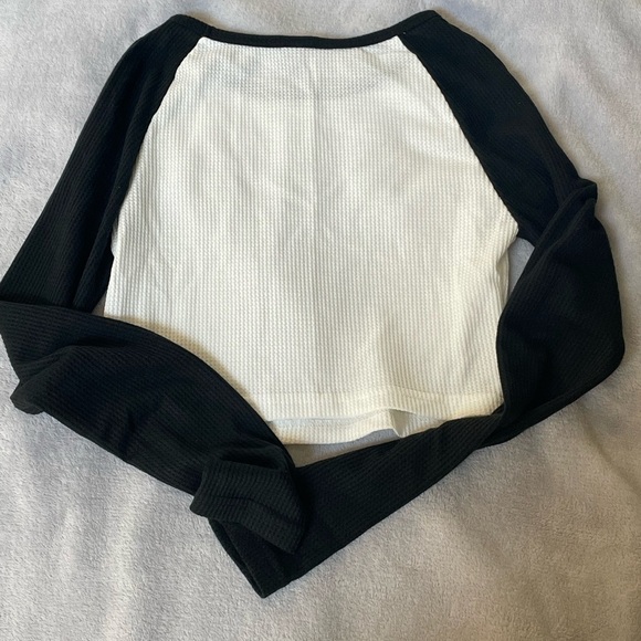 NEW Black and White Waffle Crop Top and Shorts Lounge Set - Picture 6 of 7